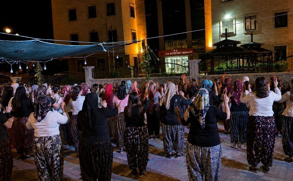 Sivaslı’da İlk Kez Şalvar Gecesi Düzenlendi