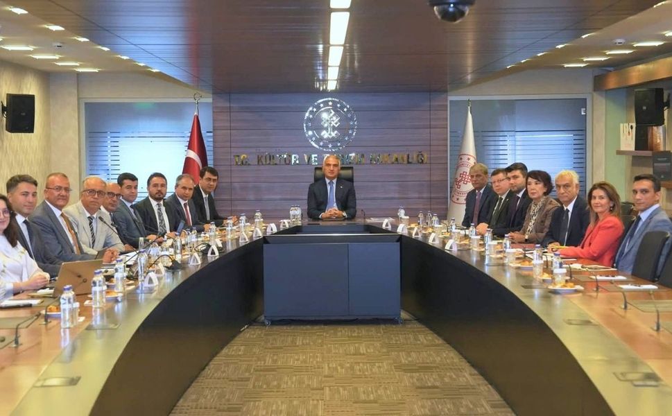 Uşak Heyeti Bakan Ersoy ile Uşak Turizm Master Planı’nı Görüştü