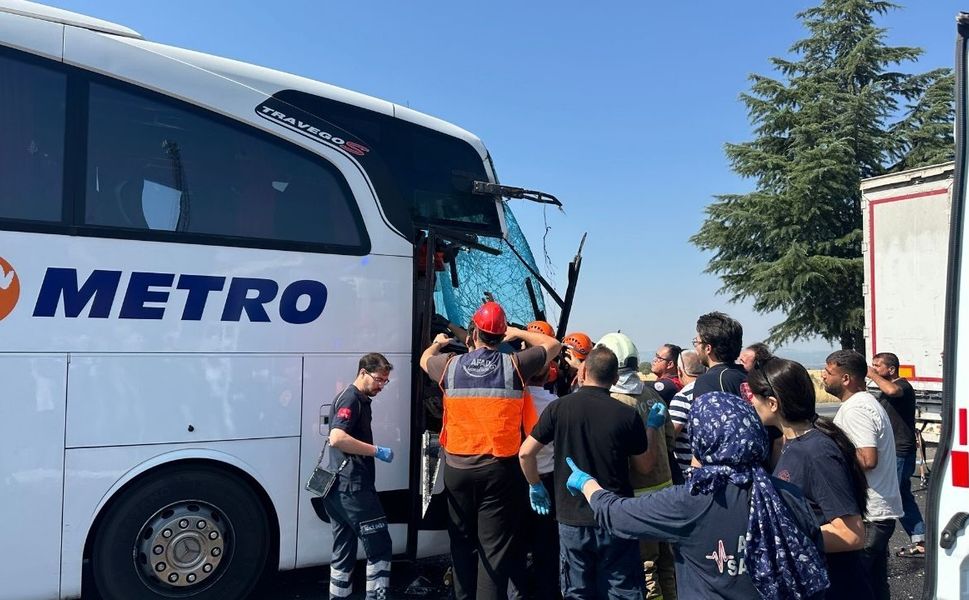 Uşak’ta Kaza yapan Otobüsün Muavini Öldü