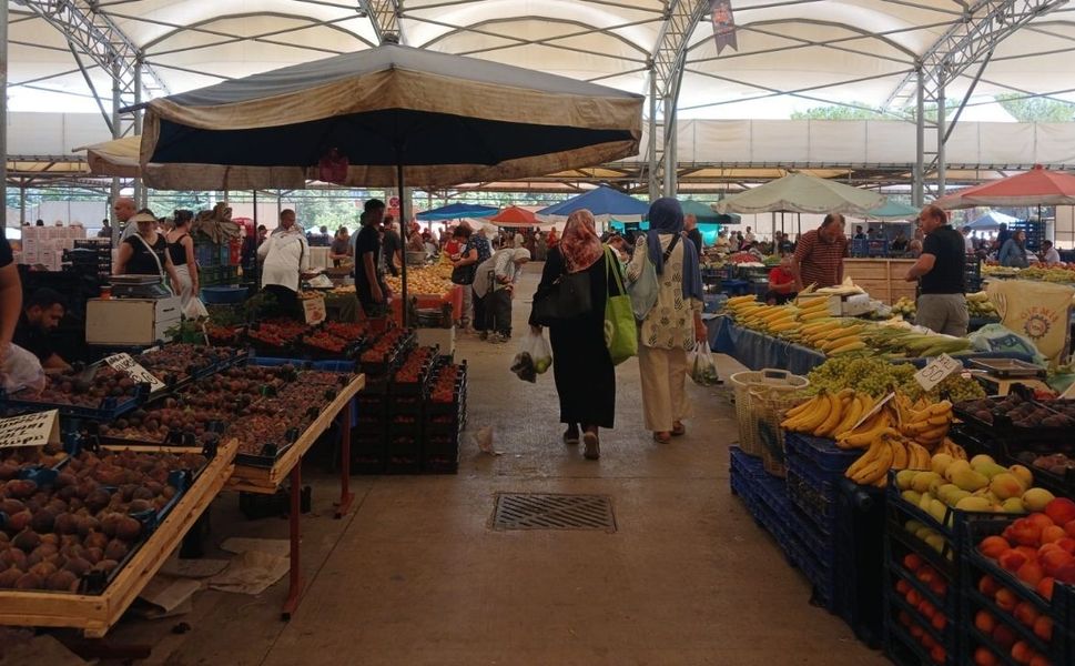 Uşak’ta Perşembe Pazarı’nda Fiyatlar Belli Oldu