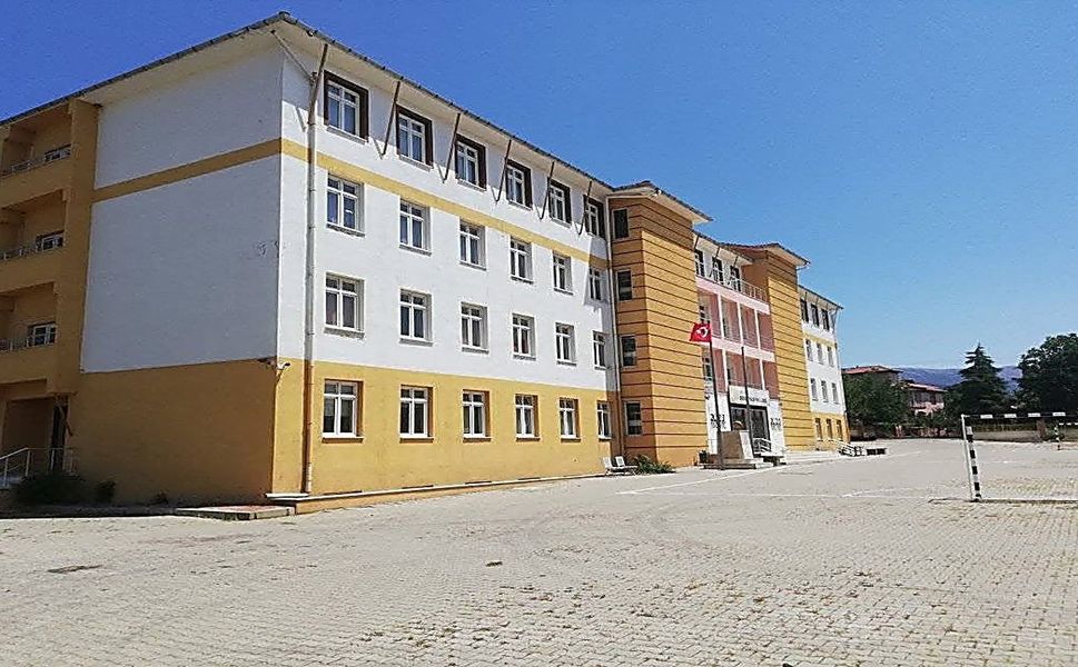 Sivaslı’da Okullarda Büyük Değişim! Müdür Baysal Tüm Detayları Açıkladı