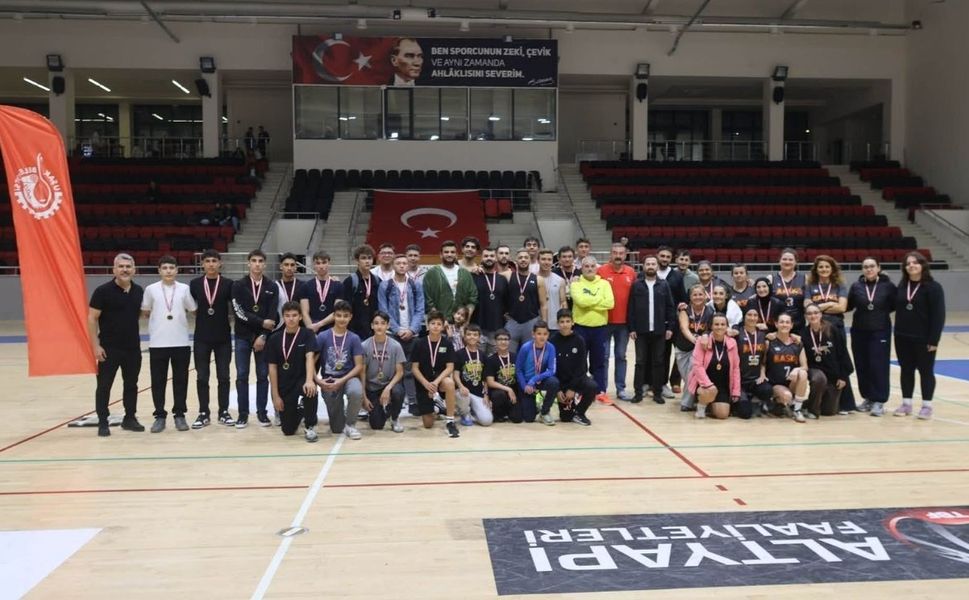 Uşak' ta 3x3 Basketbol Turnuvasında Ödüller Sahiplerini Buldu