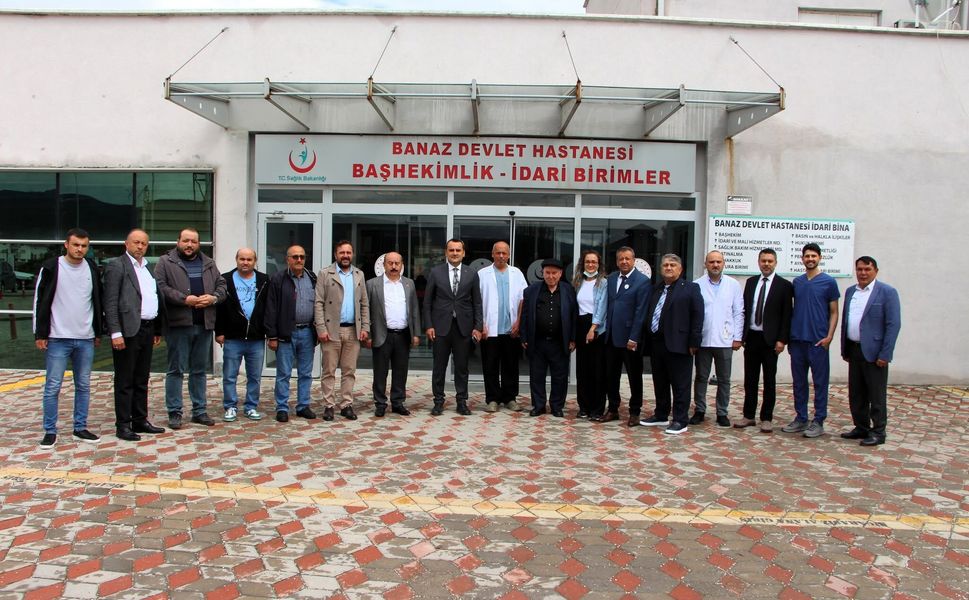 Banaz Devlet Hastanesi’ne Hayırsever Desteği: Necati Özcan’a Plaket Takdim Edildi