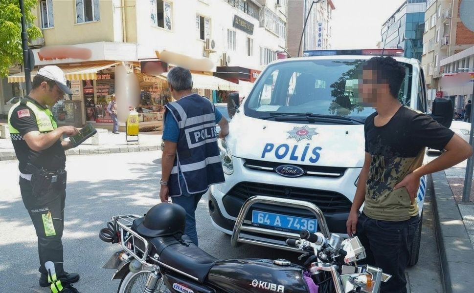 Uşak’ın Banaz ilçesinde motosiklet sürücülerine 5 milyon TL ceza