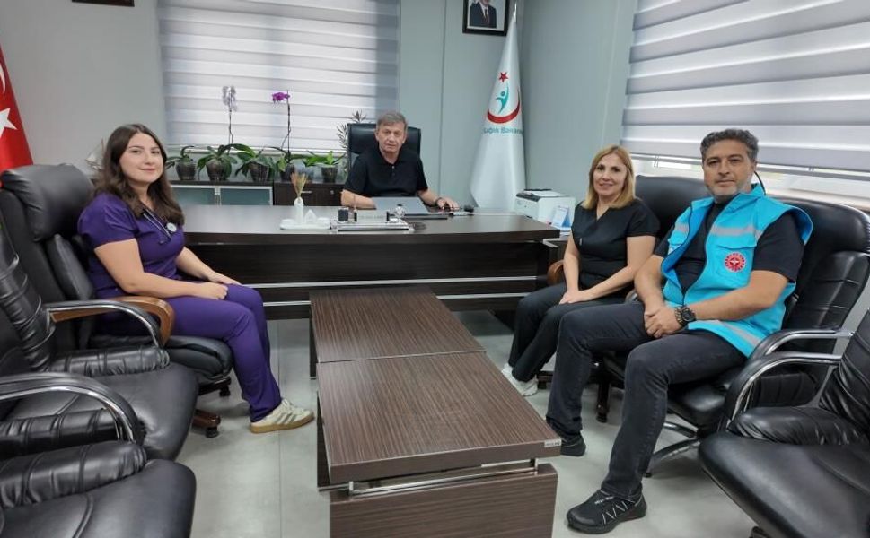 Anne ve babası 21 yıldır aynı hastanedeydi! Kızları doktor olarak yanlarına atandı