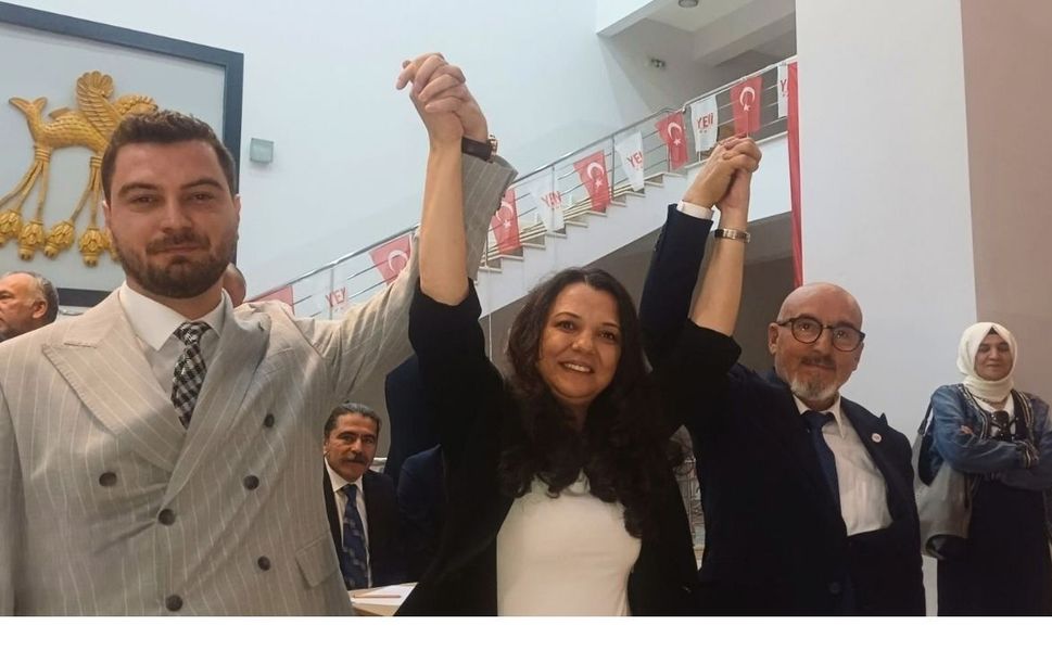 Yeni Parti Üyeleri ‘Uşak Merkez İlçe Başkanı Gülay Çolak’ Dedi
