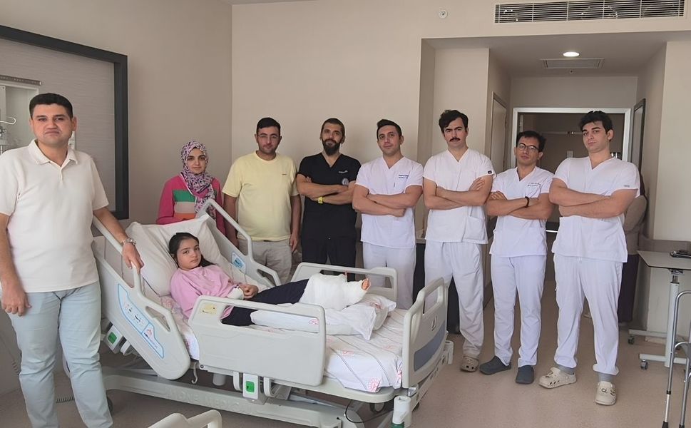 Uşak’ta Bir İlk Gerçekleşti: Tip 1 Diyabetli Çocuğa Başarıyla Ameliyat Yapıldı