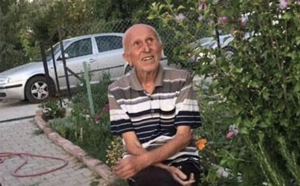 Uşak Bir Eğitim Çınarını Daha Ahirete Uğurluyor