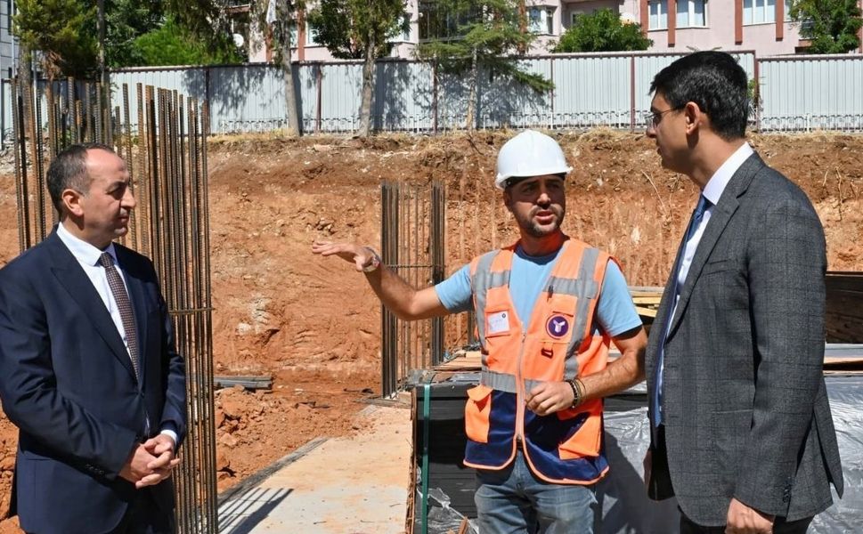Uşak’ta 300 Milyon TL’lik Öğretmenevi Yükseliyor