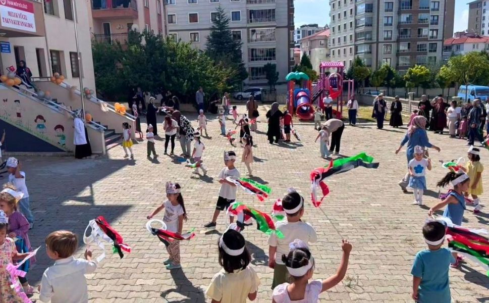 Uşak’ta Kur’an Kurslarında Yeni Eğitim Yılı Uçurtmalarla Başladı