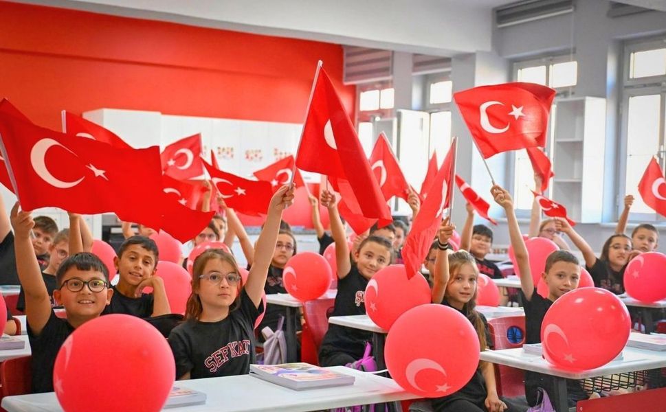Uşak’ta 63 Bin Öğrenci İçin Ders Zili Çaldı