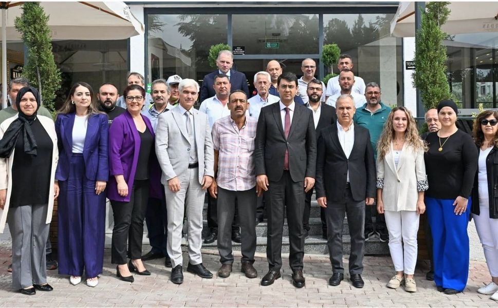 Uşak Valisi Kartal, Mahalle Muhtarlarıyla Kahvaltıda Buluştu