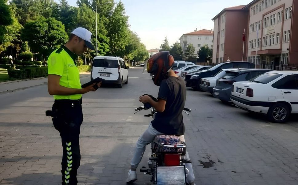 Uşak/Banaz’da Motosiklet Sürücülerine Ceza Yağdı