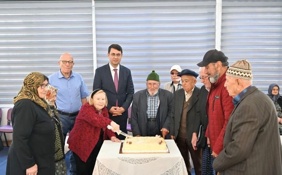 Uşak Valisi Serdar Kartal ‘1 Ekim Dünya Yaşlılar Günü’nü Kutladı