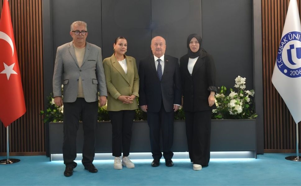 Yeşil Sivaslı Gazetesi İnternet Haber Sitesi, Uşak Üniversitesi Rektörü’nü Ziyaret Etti