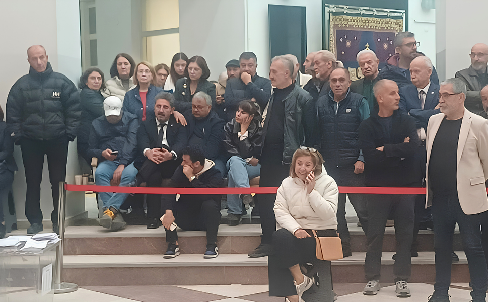 Yeni Parti Uşak İl Başkanı Bitgin Koltuğu Kaptırmadı
