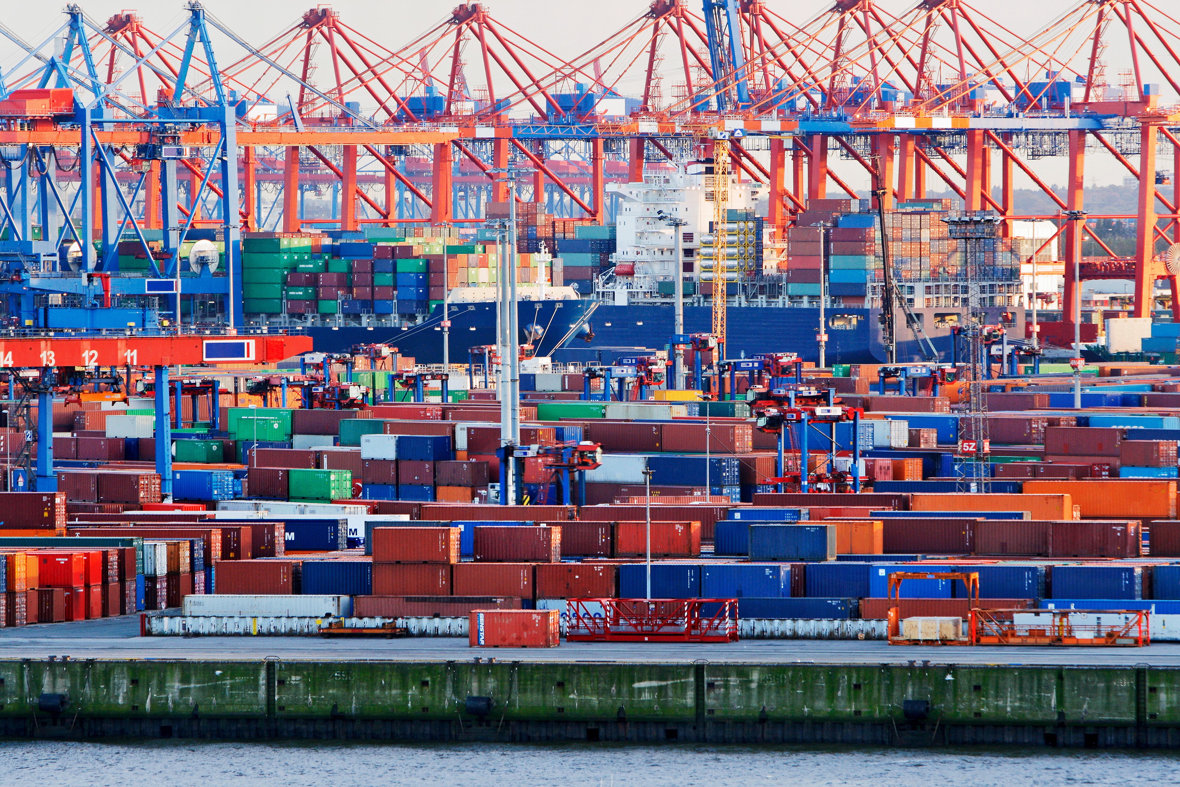 Customs clearance. Агентирование морских судов. Агентирование фото. Dammam Port.