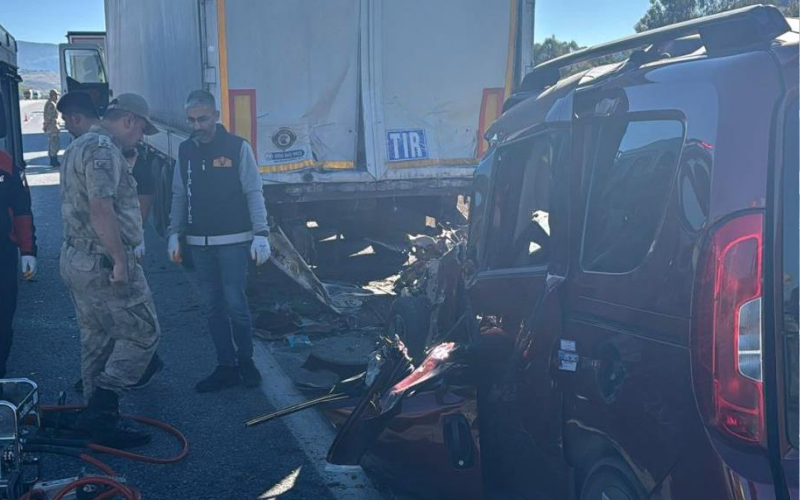 Erzincan'da Feci Kaza Oldu