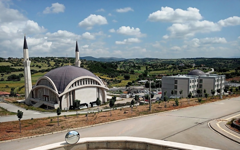 Uşak, Uşak Ünv. Camii Ve İslami İlimler Fakültesi (1)