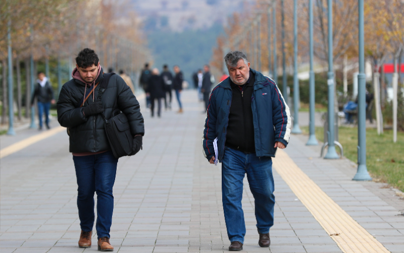 Uşak Haberleri Baba Oğul Uşak'ta Okuyor