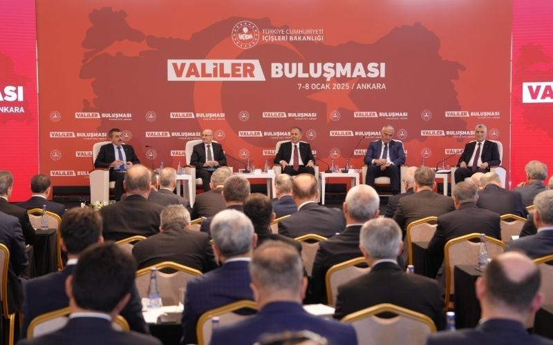 81 İli̇n Vali̇si̇ Külli̇ye’ 1