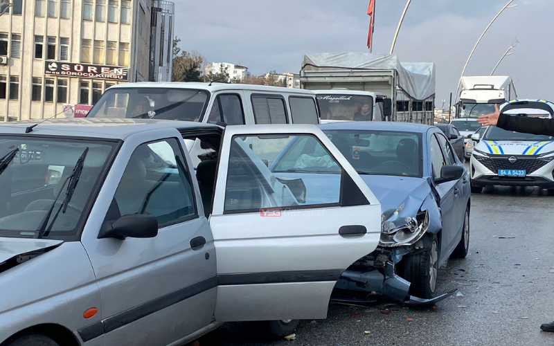 Uşak'ta Zi̇nci̇rleme Kaza Oldu