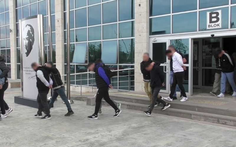 11 Kişi 1