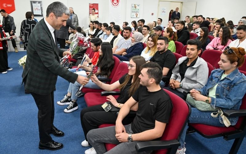 A İ L E 2