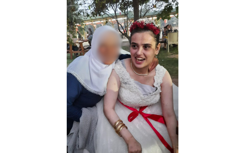 Gelinlikli Kız