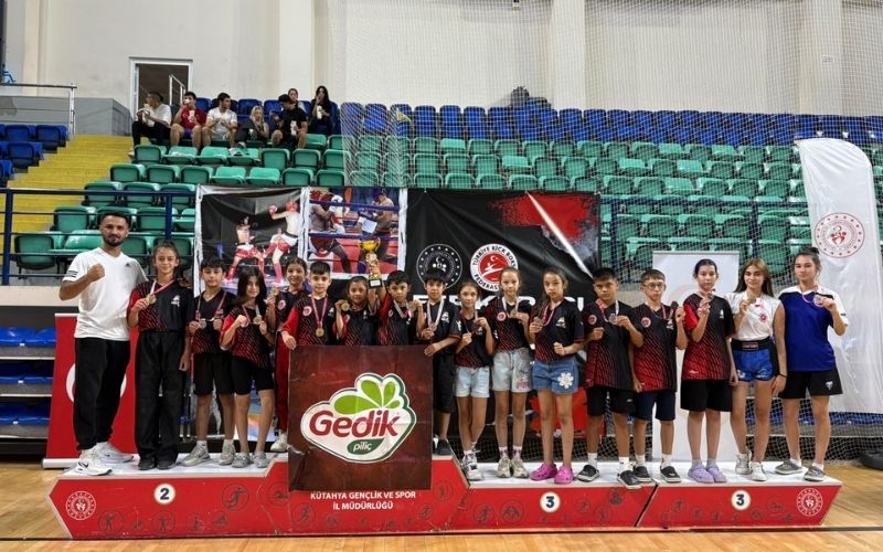 K İ C K B O K S 2