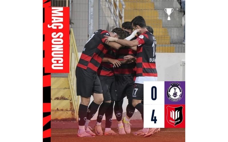 Uşakspor 11 (3)