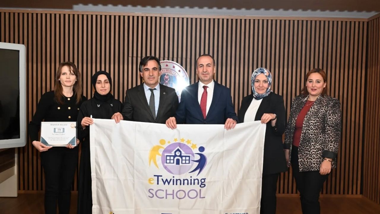 Bir Uşakguruur 1Başlık Ekleyin