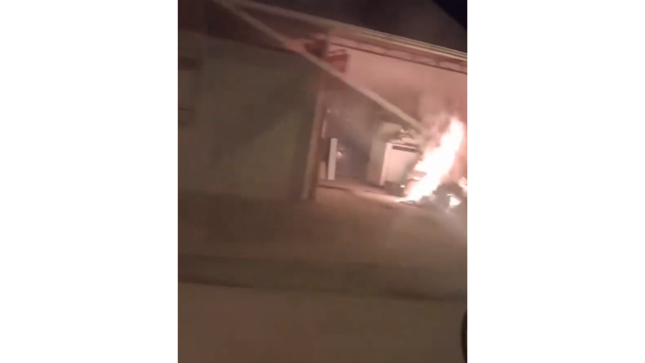 Araba Dükkan Yangın 1