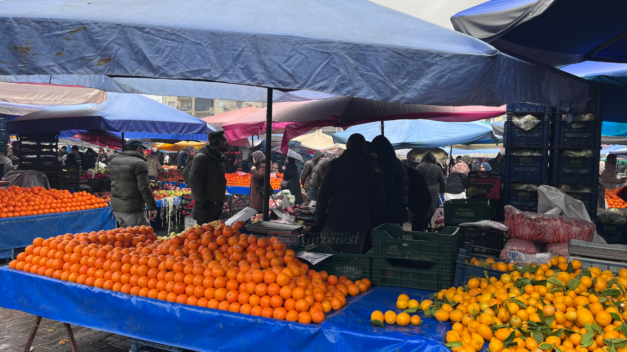 Uşak Çarşamba Pazarı 1