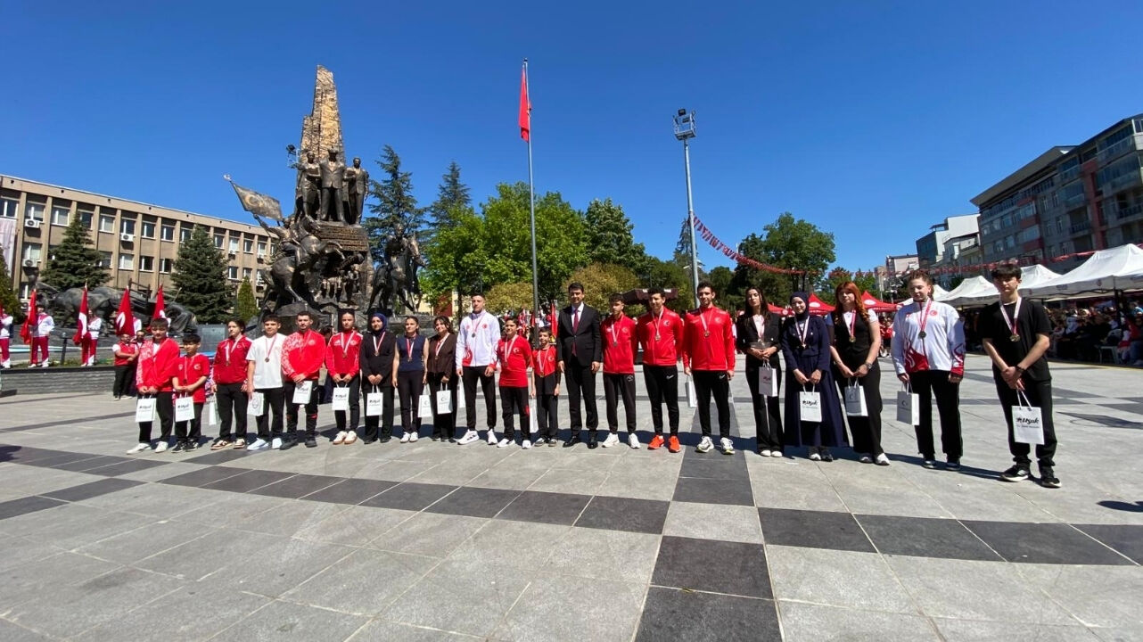 19 Mayıs 3
