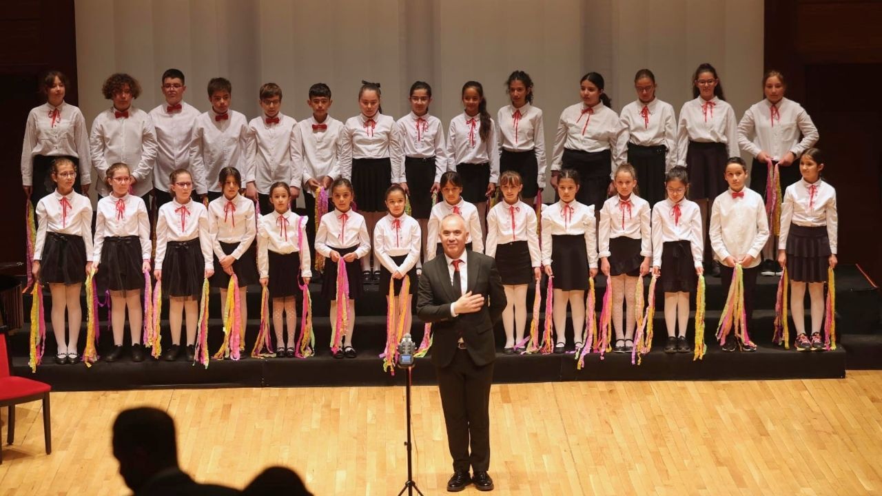 Uşak Neva Musiki Derneği Çocuk Korosu’ndan