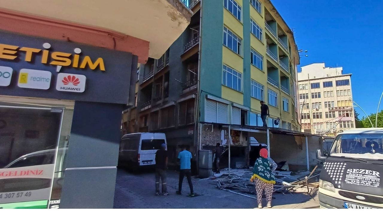 Uşak Tari̇hi̇ni̇n 60 Yillik Taniğ11