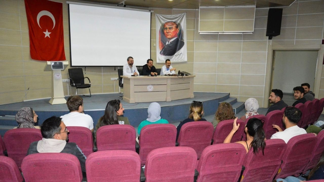 Uşak EAH’de 24 Yeni Hekim Göreve Başladı