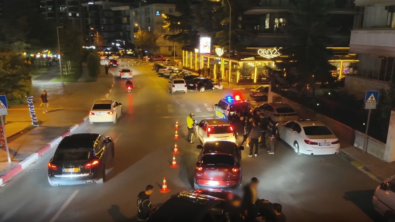 Uşak’ta Asayiş Uygulamasında 5 Aranan Şahıs Yakalandı