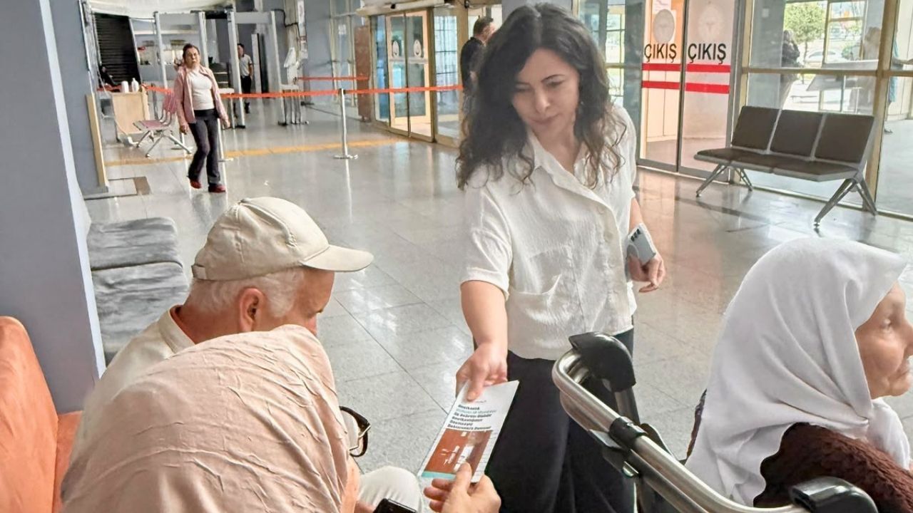 Uşak Eğitim ve Araştırma Hastanesi’nde Alzheimer Farkındalık Etkinliği
