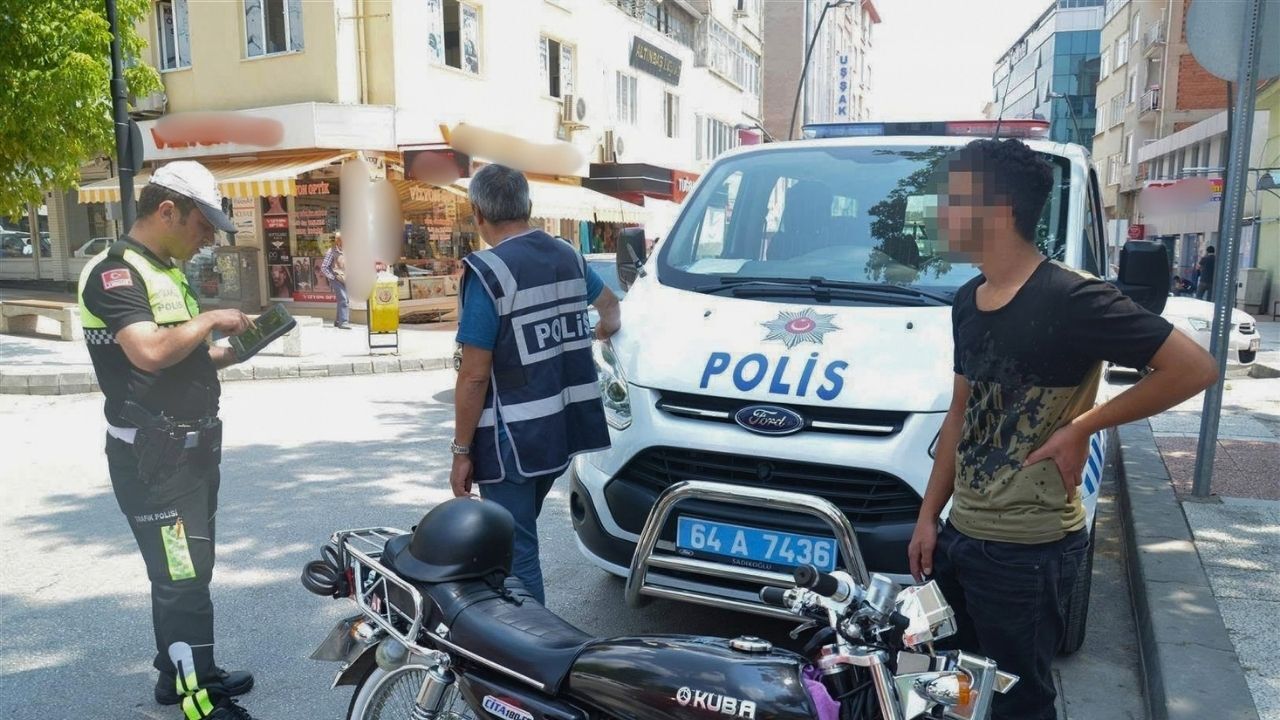 Uşak’ın Banaz ilçesinde motosiklet sürücülerine 5 milyon TL ceza