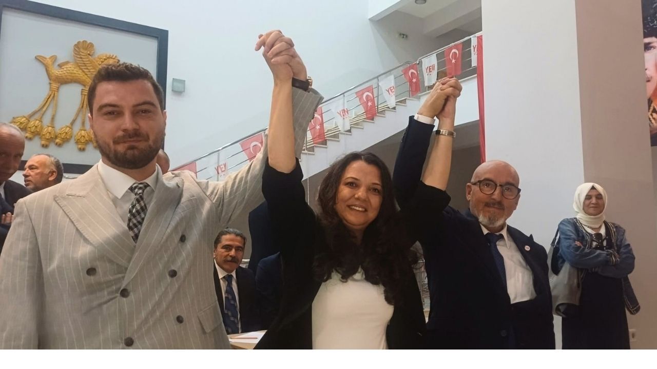 Yeni Parti Üyeleri ‘Uşak Merkez İlçe Başkanı Gülay Çolak’ Dedi
