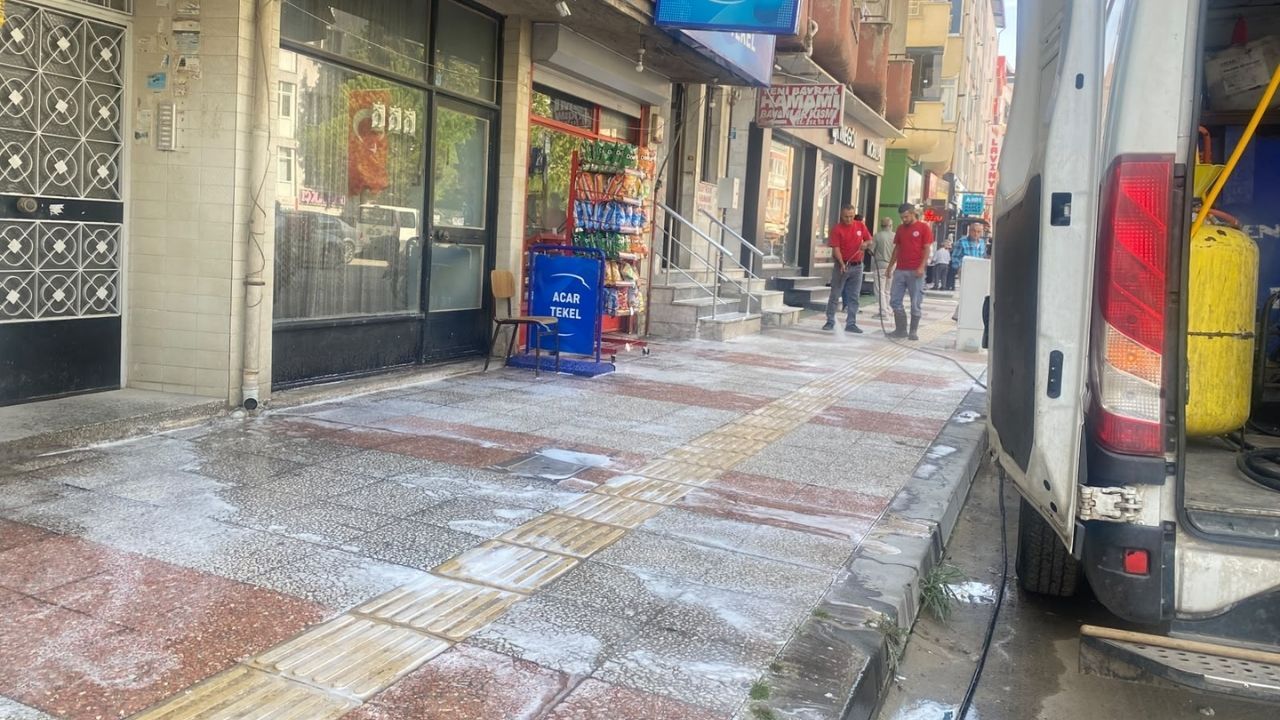 Uşak’ın Kirleri Köpüklü Suyla Arındı