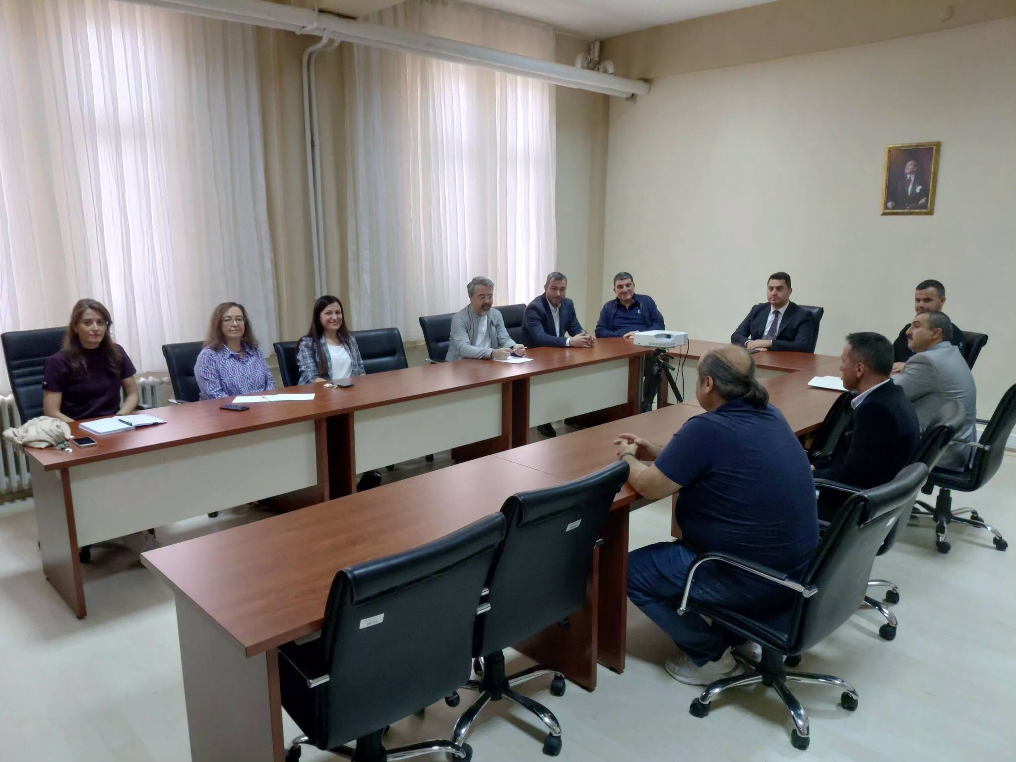Karahallı’da Eğitim ve İş Birliği Toplantısı Gerçekleştirildi