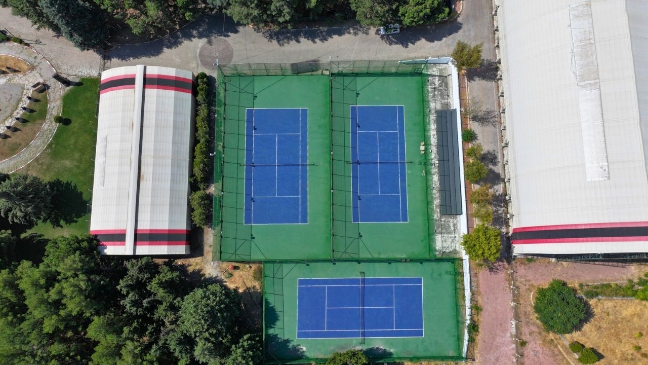 Uşak Belediyesi’nden tenis turnuvası