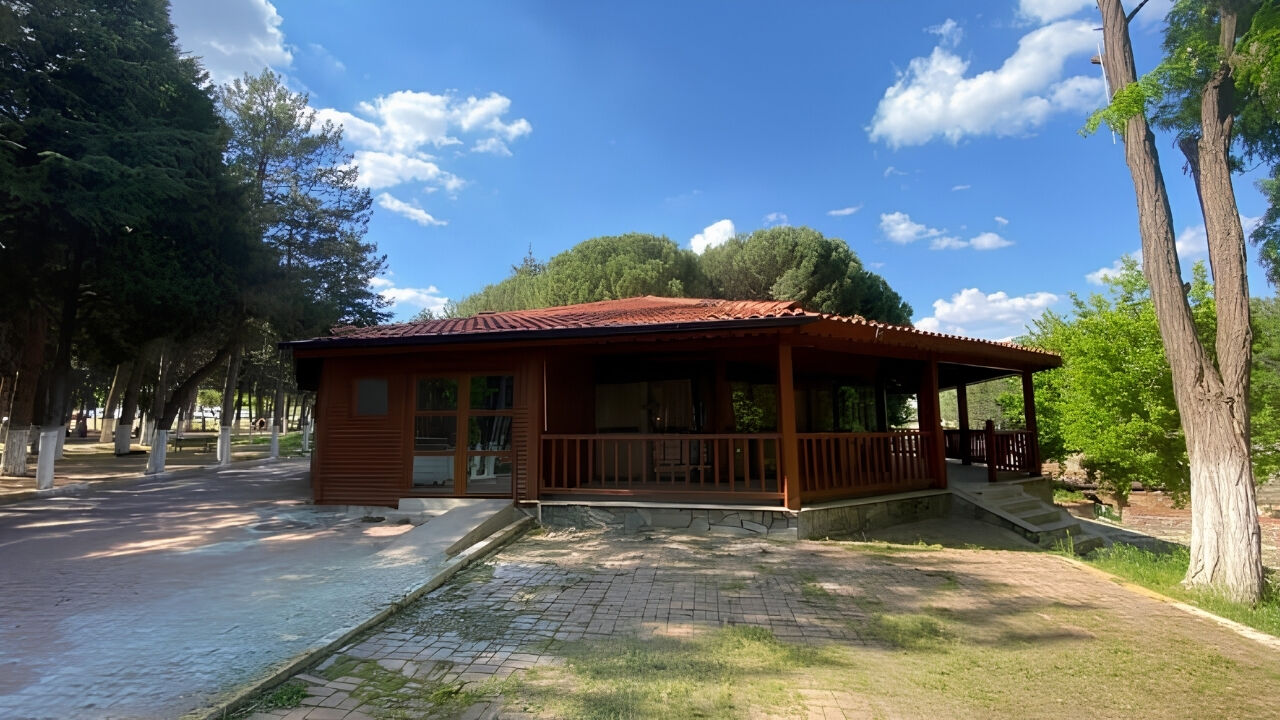 Uşak’ta Huzur Park Sosyal Tesisleri'nde Kahvaltı ve Mangal İmkânı