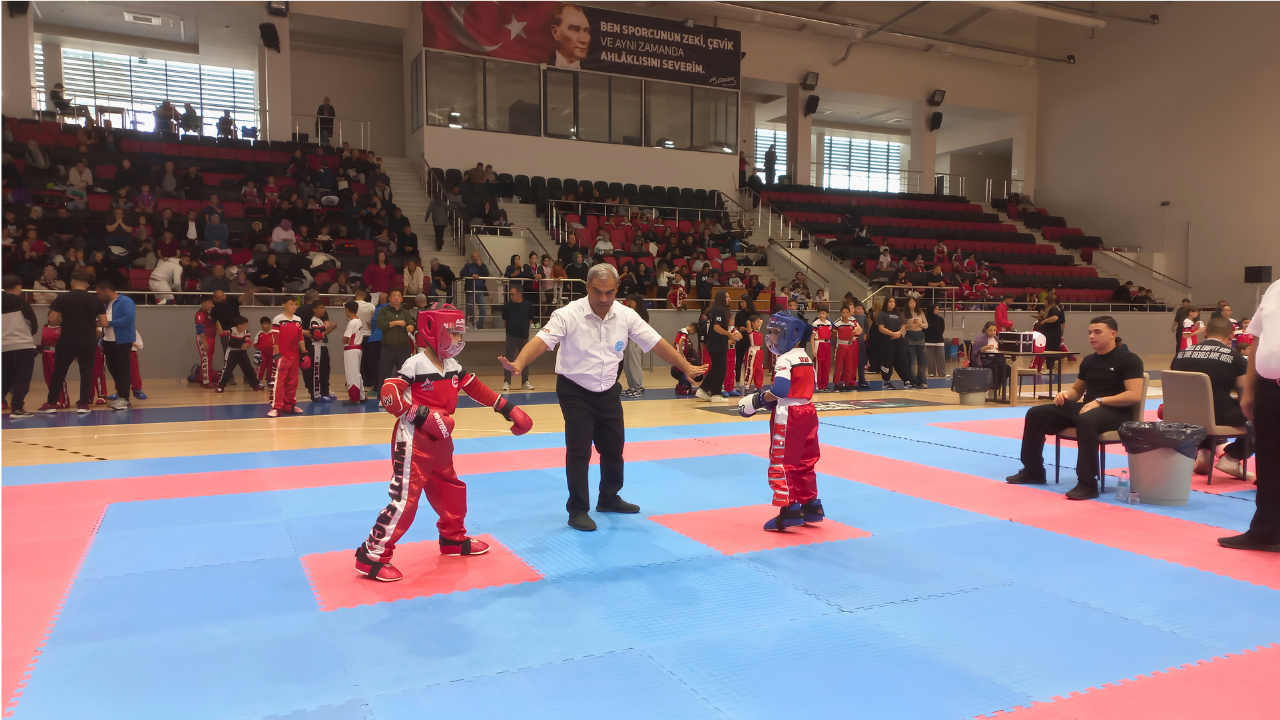 Uşaklı Kick Boksçular 13 İl Arasında Birinci Oldu