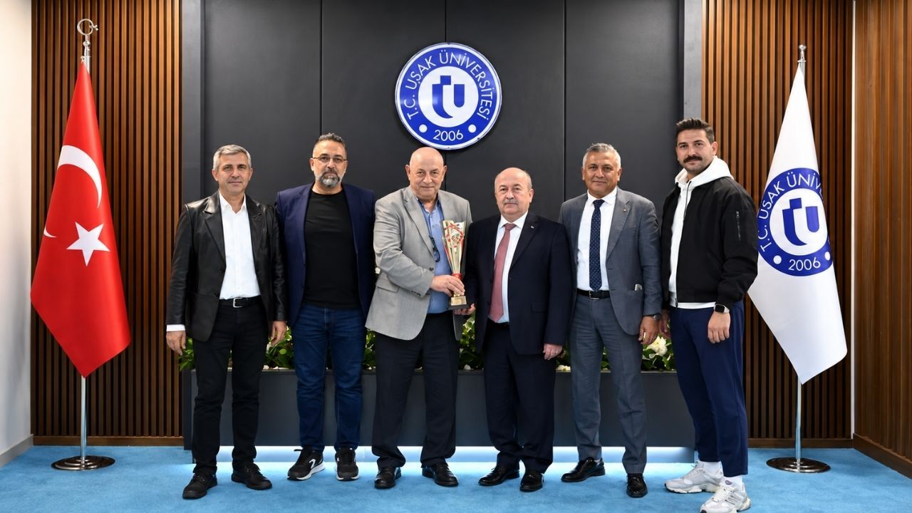 Antalya MasterCup Şampiyonu Uşak Master’dan Rektör Demir’e Ziyaret