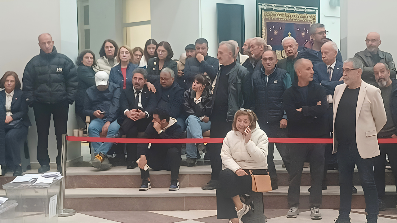 Yeni Parti Uşak İl Başkanı Bitgin Koltuğu Kaptırmadı