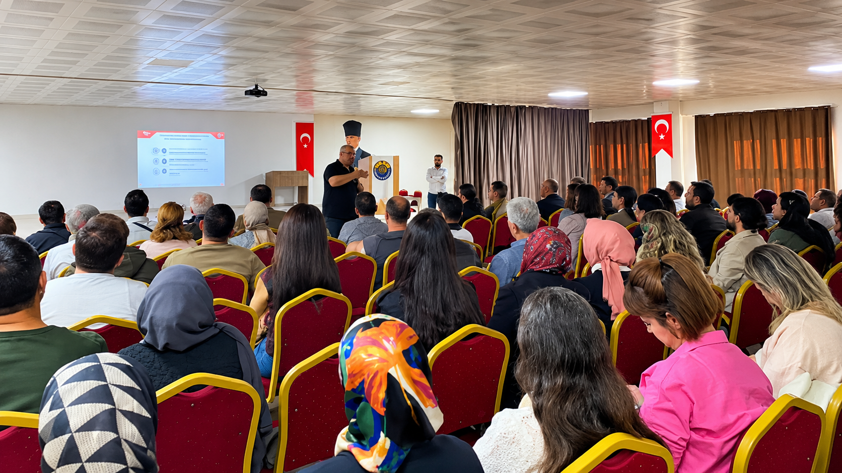 Sivaslı’da Öğretmenlere Ortak Sınav Sistemi Anlatıldı